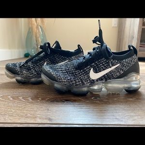 WMNS Nike Vapormax - BLK/WHT/SLV